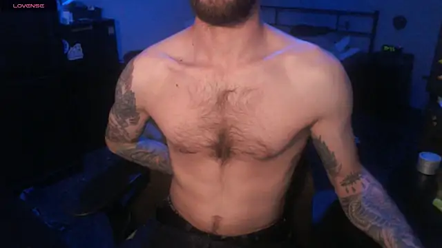 Snapshot of SexxxyLouis chatting on 10-14-25, 08:53 SexxxyLouis online show from 10-14-25, 08:53