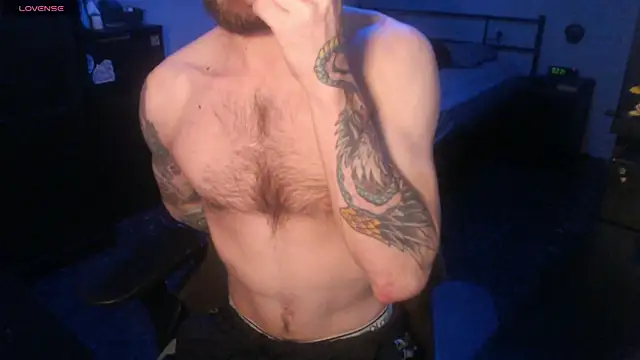 Snapshot of SexxxyLouis chatting on 10-21-25, 09:30 SexxxyLouis online show from 10-21-25, 09:30