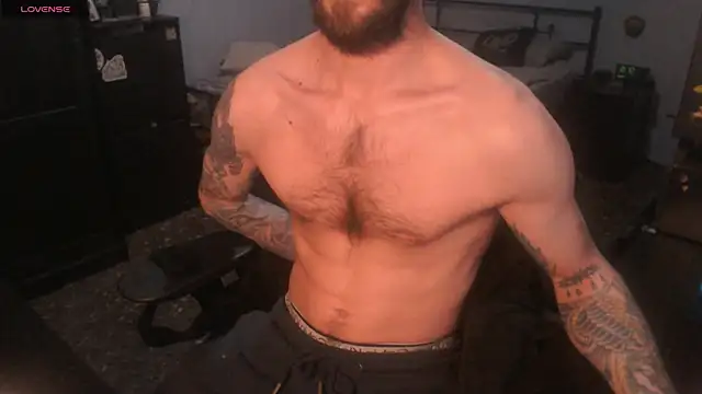 Snapshot of SexxxyLouis chatting on 11-30-25, 12:17 SexxxyLouis online show from 11-30-25, 12:17