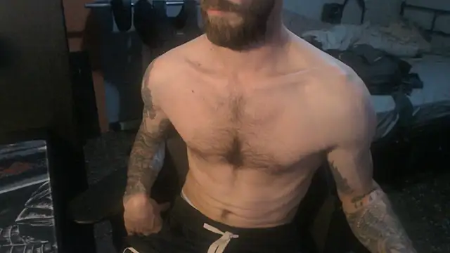 Snapshot of SexxxyLouis chatting on 05-04-26, 02:20 SexxxyLouis online show from 05-04-26, 02:20