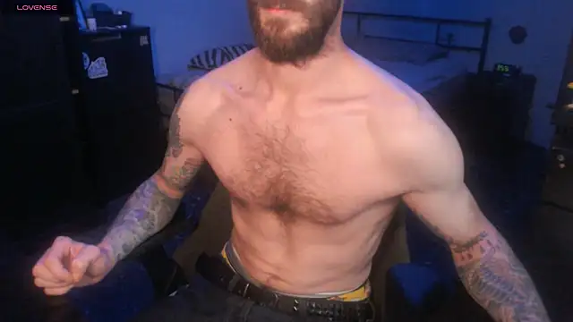 Snapshot of SexxxyLouis chatting on 09-28-25, 10:33 SexxxyLouis online show from 09-28-25, 10:33