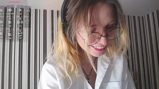  Hanna Moon  online show from 12-09-24, 10:43
