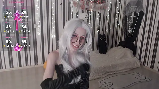  Hanna Moon  online show from 10-31-25, 01:19