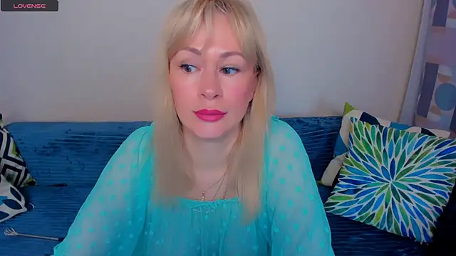 EllenMoore online show from 06-28-26, 03:02