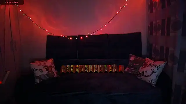 EllenMoore online show from 12-15-25, 03:12