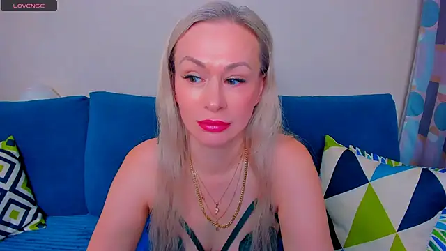 EllenMoore online show from 09-19-25, 03:10