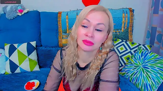 EllenMoore online show from 12-17-24, 05:40