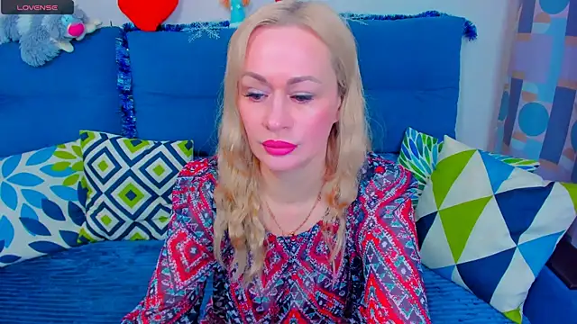EllenMoore online show from 12-25-24, 03:50