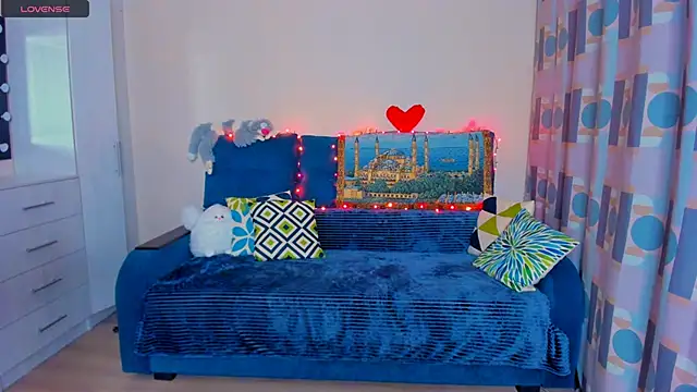 EllenMoore online show from 12-15-24, 02:41