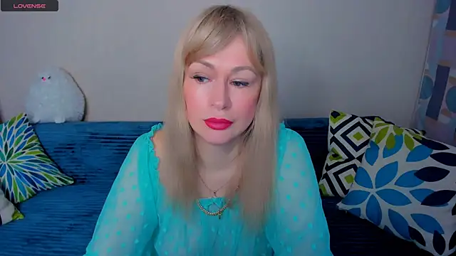 EllenMoore online show from 04-22-26, 03:13