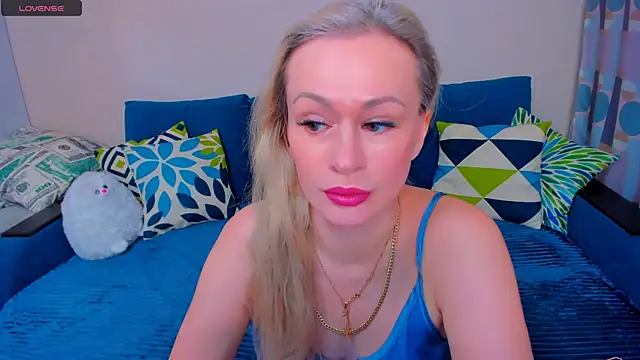 EllenMoore online show from 11-11-25, 03:12