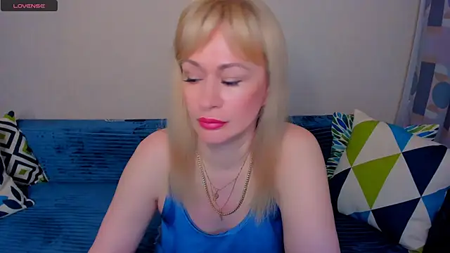 EllenMoore online show from 06-30-26, 03:06