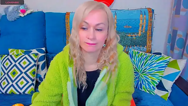 EllenMoore online show from 12-17-24, 02:33