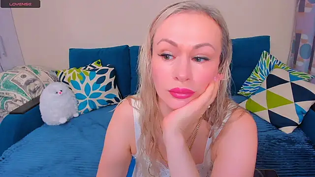 EllenMoore online show from 11-14-25, 03:10