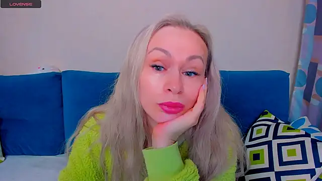 EllenMoore online show from 10-01-25, 03:11