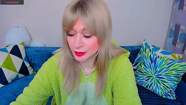 EllenMoore online show from 03-27-26, 03:04