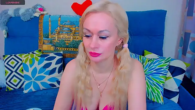 EllenMoore online show from 01-16-25, 05:42