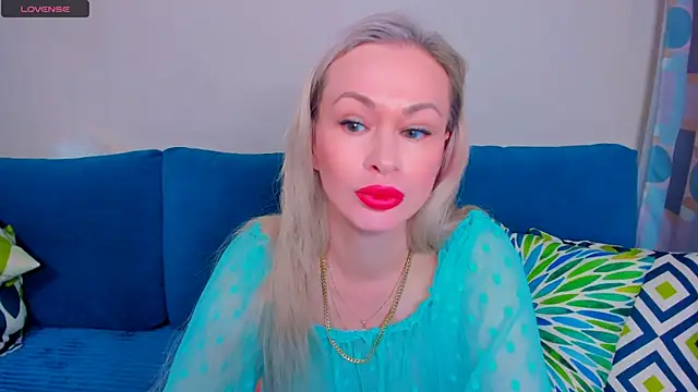EllenMoore online show from 09-09-25, 03:05