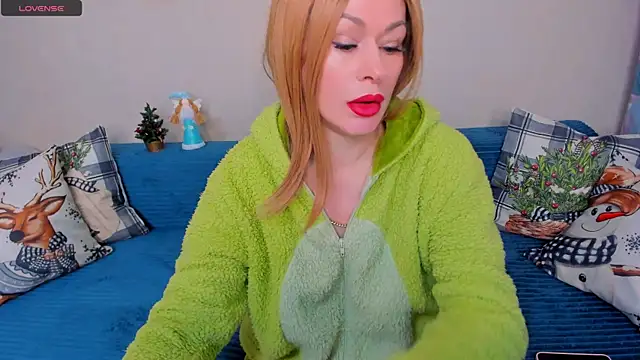 EllenMoore online show from 12-23-25, 03:39