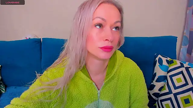 EllenMoore online show from 10-25-25, 03:06