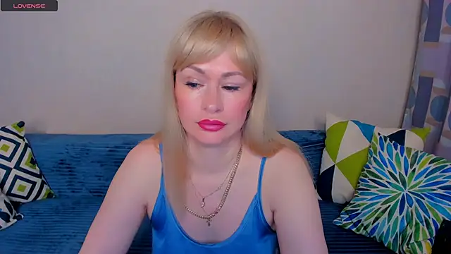 EllenMoore online show from 06-22-26, 03:12