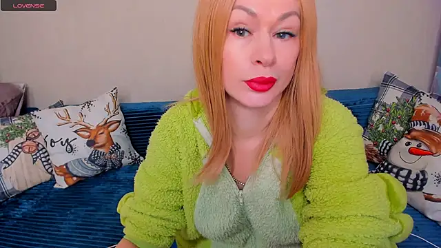 EllenMoore online show from 12-17-25, 03:11