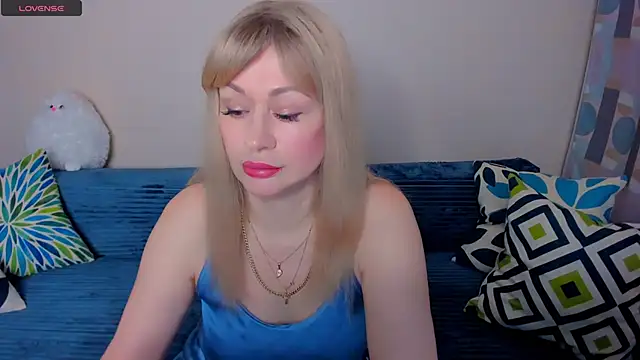 EllenMoore online show from 04-19-26, 03:07