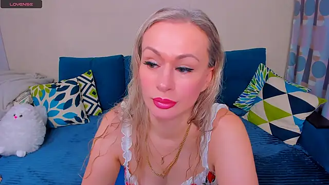 EllenMoore online show from 11-05-25, 03:09