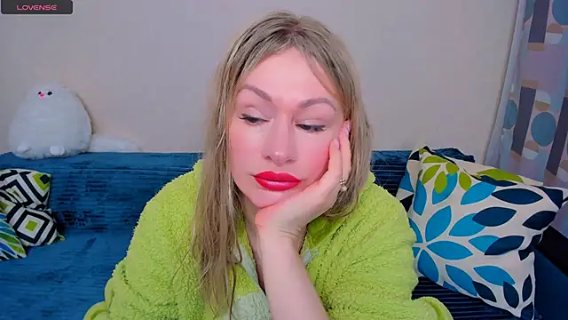 EllenMoore online show from 03-11-26, 03:22