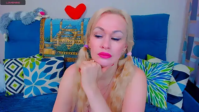 EllenMoore online show from 01-16-25, 02:41