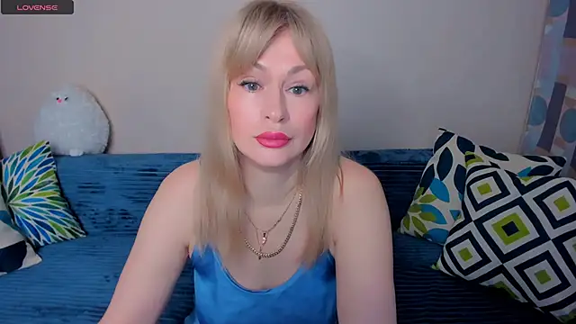 EllenMoore online show from 04-21-26, 03:13