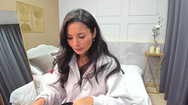 ErikaSoft online show from 11-18-25, 05:33