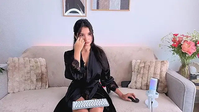 Snapshot of ErikaSoft chatting on 05-30-26, 02:01 ErikaSoft online show from 05-30-26, 02:01