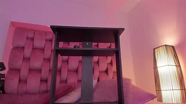 Snapshot of Secret_chells chatting on 11-24-25, 12:16 Secret chells online show from 11-24-25, 12:16