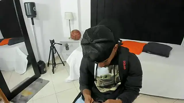 anhtony wayans online show from 10-06-25, 12:01