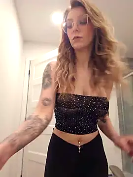 LilyOrion online show from 02-08-26, 06:49