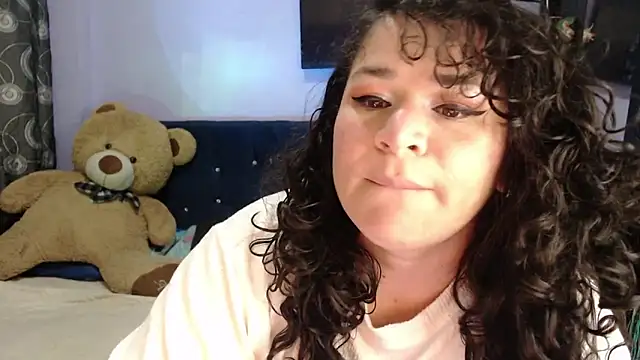 Snapshot of ANGELIQUE_KLANE chatting on 05-05-26, 10:24 ANGELIQUE KLANE online show from 05-05-26, 10:24