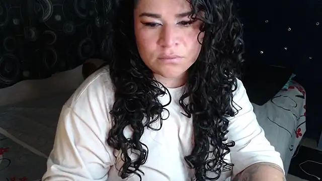 Snapshot of ANGELIQUE_KLANE chatting on 06-19-26, 04:02 ANGELIQUE KLANE online show from 06-19-26, 04:02