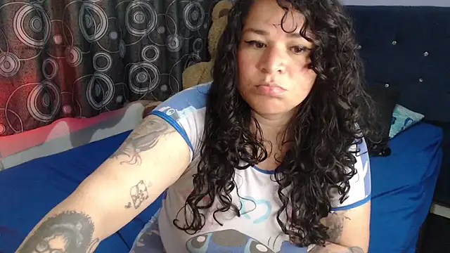 Snapshot of ANGELIQUE_KLANE chatting on 05-21-26, 04:04 ANGELIQUE KLANE online show from 05-21-26, 04:04