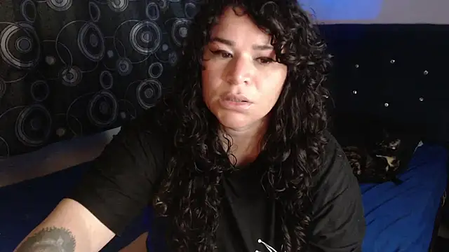 Snapshot of ANGELIQUE_KLANE chatting on 05-19-26, 01:56 ANGELIQUE KLANE online show from 05-19-26, 01:56