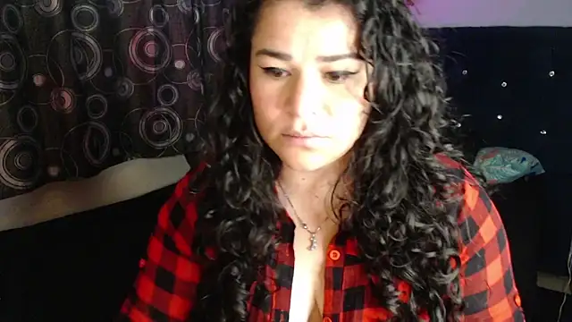 Snapshot of ANGELIQUE_KLANE chatting on 06-11-26, 12:12 ANGELIQUE KLANE online show from 06-11-26, 12:12