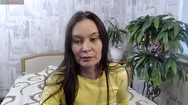 Snapshot of GinaQSoul chatting on 04-21-26, 12:23 GinaQSoul online show from 04-21-26, 12:23