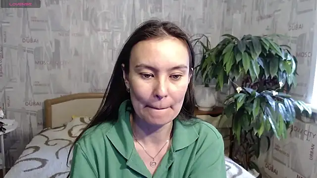 Snapshot of GinaQSoul chatting on 06-19-26, 04:40 GinaQSoul online show from 06-19-26, 04:40