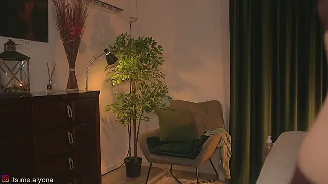 AlyonaX online show from 03-27-26, 08:21