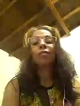 Snapshot of mari657 chatting on 03-05-25, 02:03 mari657 online show from 03-05-25, 02:03