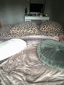 Carmen Monroe online show from 10-31-25, 09:17