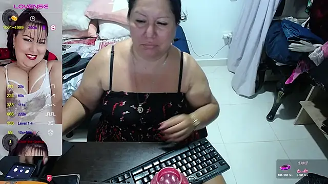 Brenda Berck  online show from 11-07-25, 03:44