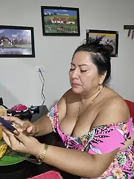 Brenda Berck  online show from 06-12-26, 03:04