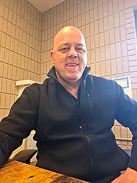 Snapshot of horny4you1 chatting on 10-28-25, 07:02 horny4you1 online show from 10-28-25, 07:02