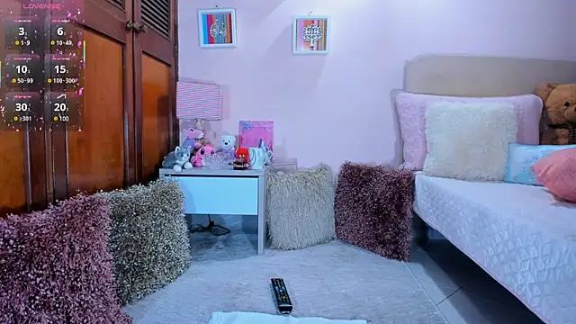 Snapshot of AbrilRussell chatting on 03-16-25, 09:47 AbrilRussell online show from 03-16-25, 09:47